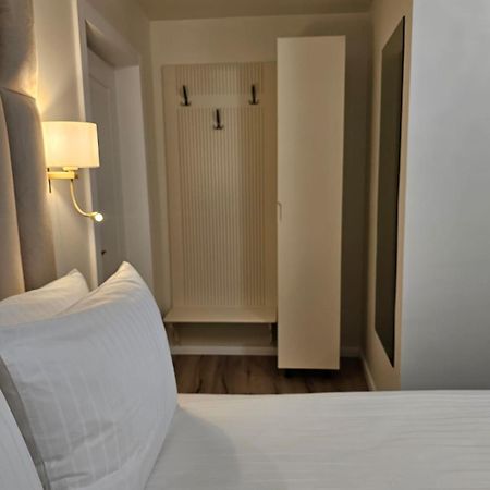 Hotel Queen Râmnicu Vâlcea Extérieur photo