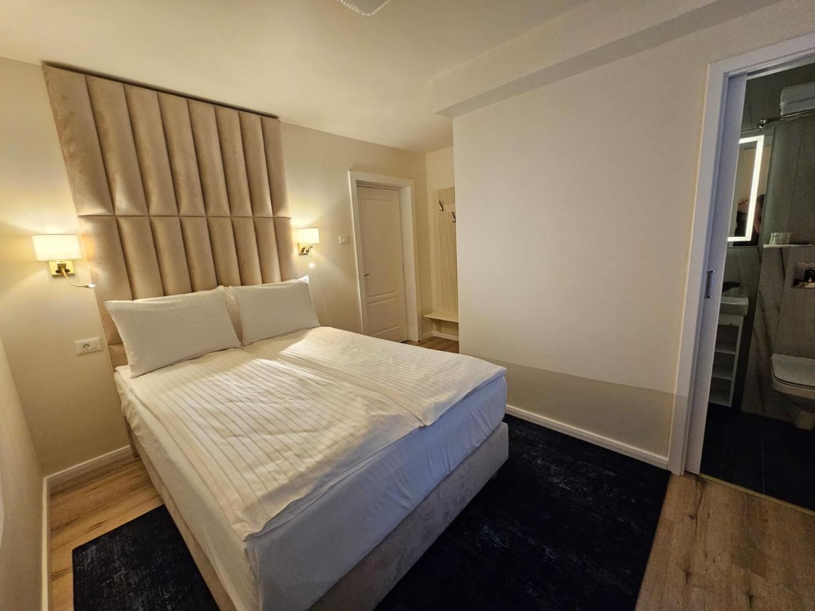 Hotel Queen Râmnicu Vâlcea Extérieur photo