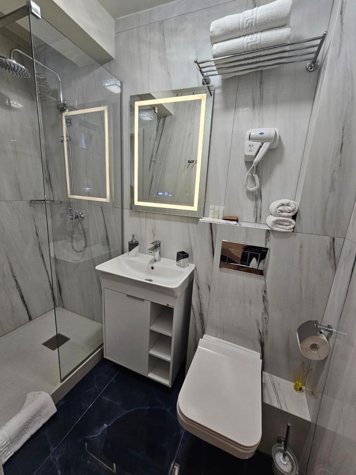 Hotel Queen Râmnicu Vâlcea Extérieur photo